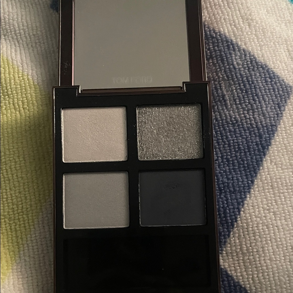 Tom Ford Eye Color Quad - Gray and Black